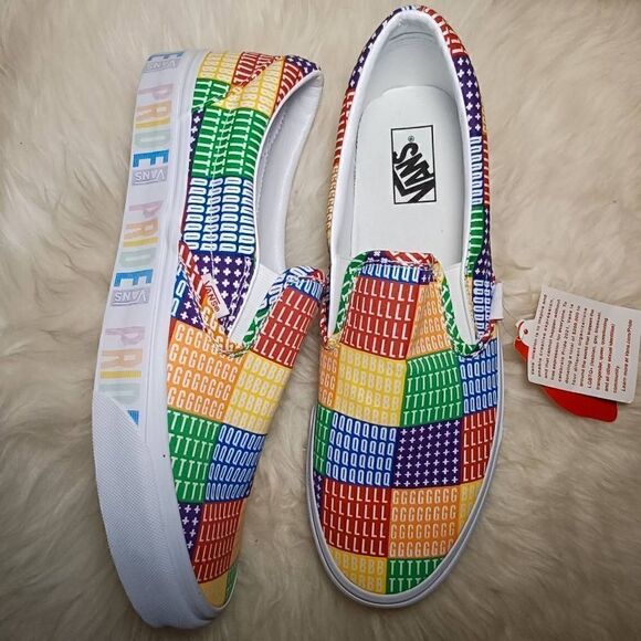 Vans NWT Unisex Pride Classic Slip-On Multicolor Sneakers Size M 11.5 W 13 - Picture 1 of 7